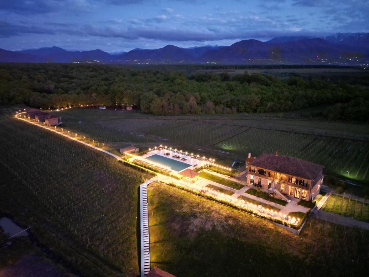 Chateau Vartsikhe ภายนอก รูปภาพ