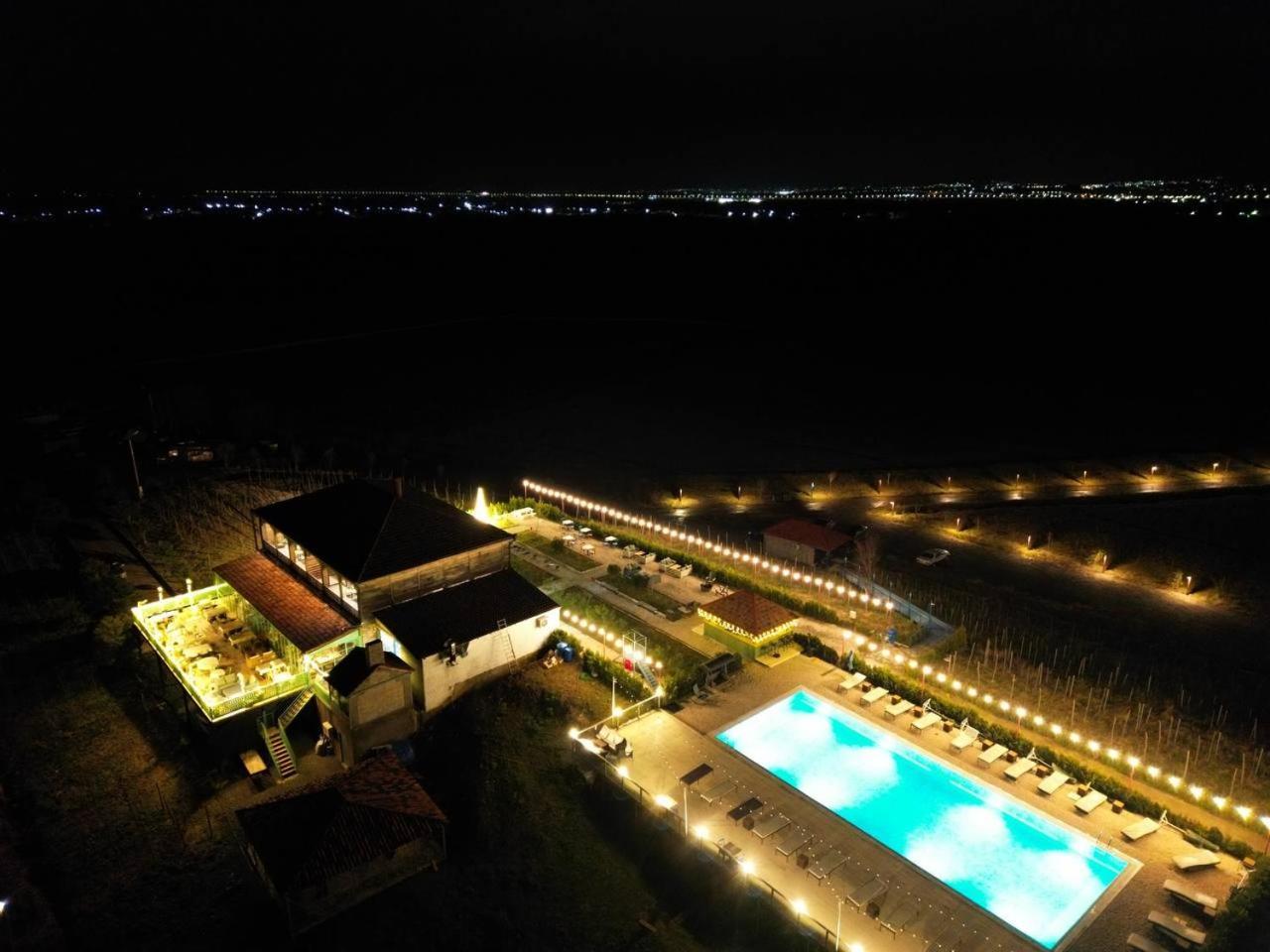 Chateau Vartsikhe ภายนอก รูปภาพ