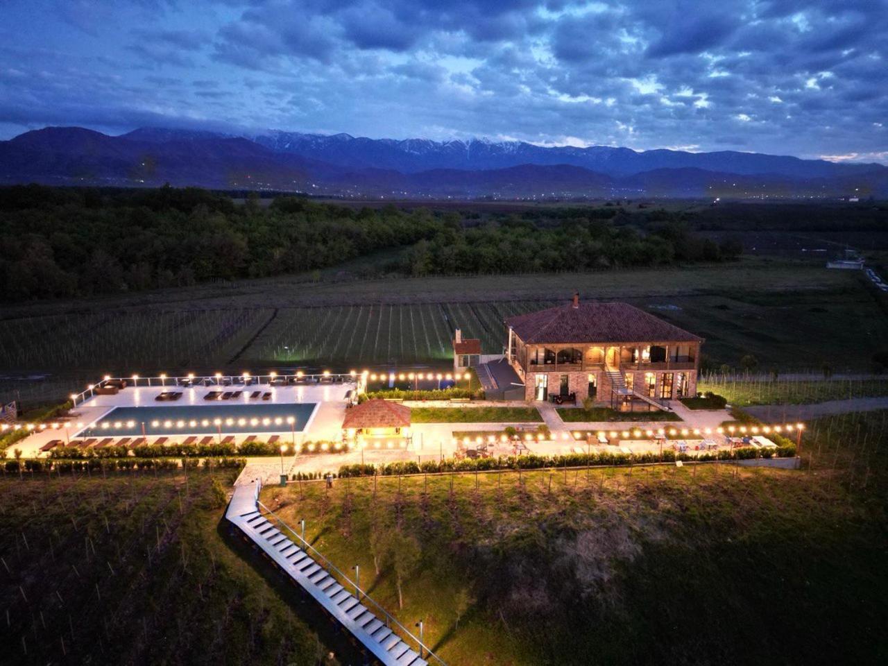 Chateau Vartsikhe ภายนอก รูปภาพ